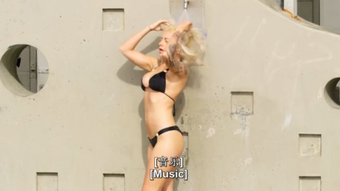街头搭讪-空气刘海黑色盘发的平胸过膝袜秘书